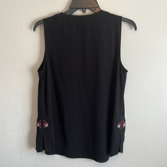 Vince Camuto tank size SMALL - Picture 4 of 4